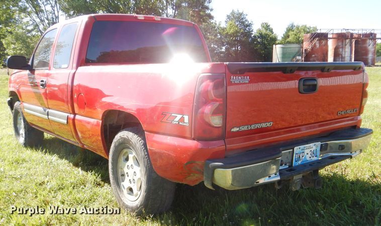 image for item GO9851 2003 Chevrolet Silverado 1500  Ext. Cab pickup truck