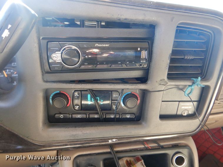 image for item GO9851 2003 Chevrolet Silverado 1500  Ext. Cab pickup truck