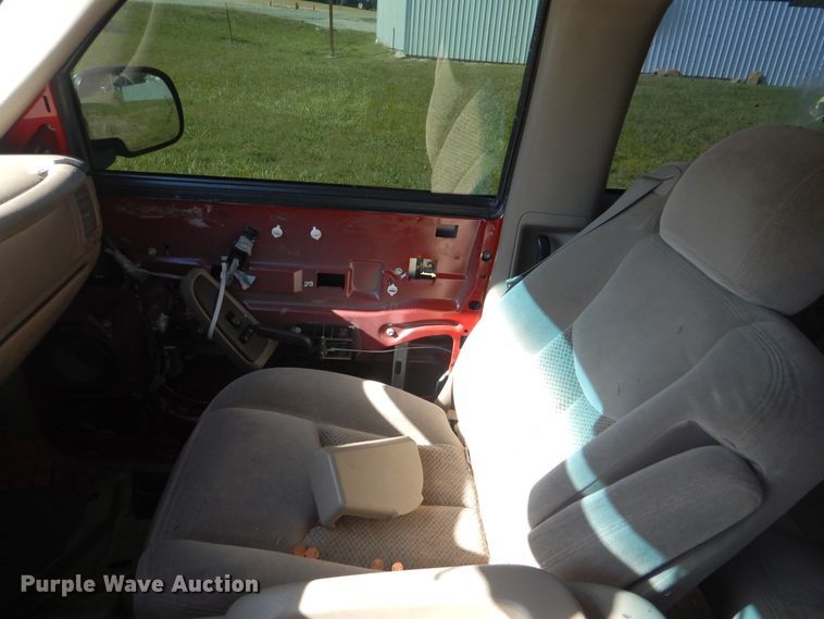 image for item GO9851 2003 Chevrolet Silverado 1500  Ext. Cab pickup truck