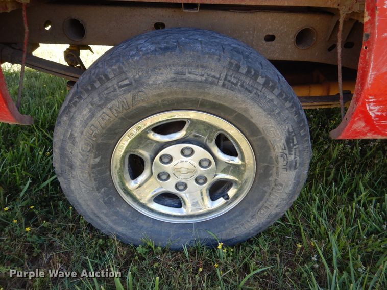 image for item GO9851 2003 Chevrolet Silverado 1500  Ext. Cab pickup truck