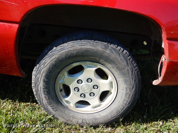 image for item GO9851 2003 Chevrolet Silverado 1500  Ext. Cab pickup truck