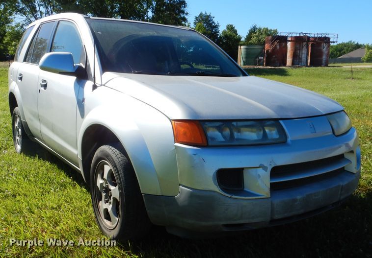 image for item GO9852 2004 Saturn Vue  SUV