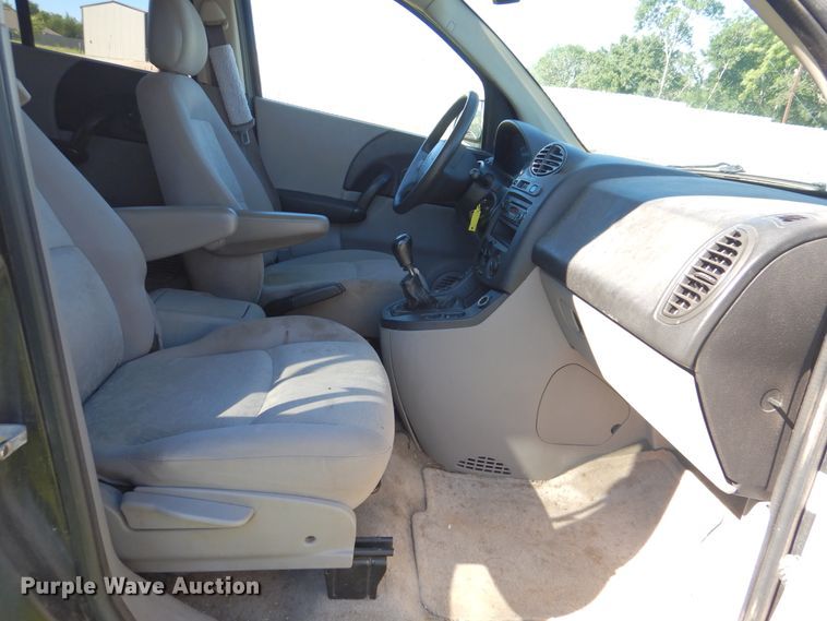 image for item GO9852 2004 Saturn Vue  SUV