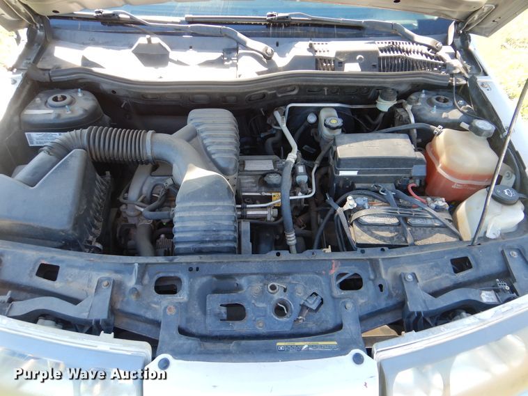 image for item GO9852 2004 Saturn Vue  SUV