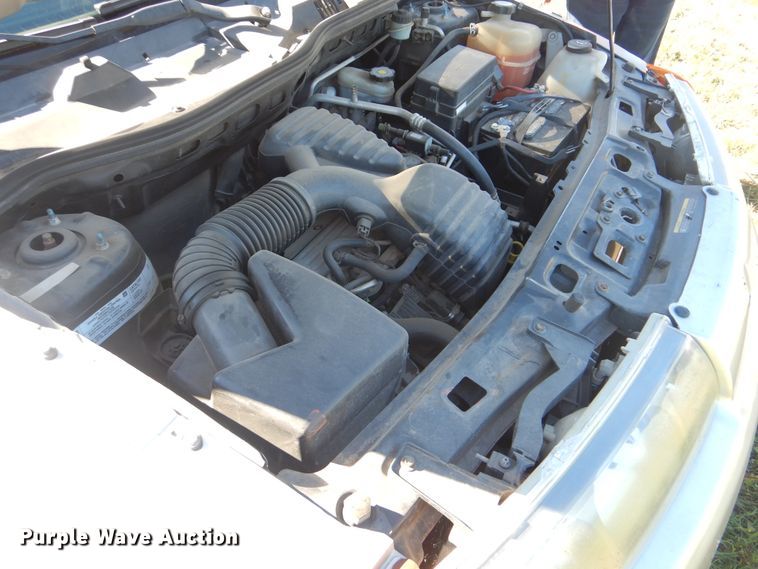 image for item GO9852 2004 Saturn Vue  SUV