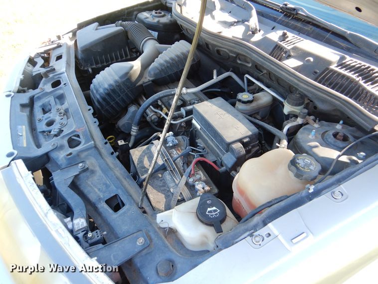 image for item GO9852 2004 Saturn Vue  SUV