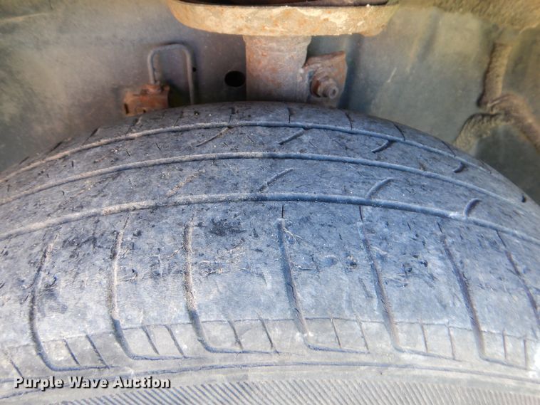 image for item GO9852 2004 Saturn Vue  SUV