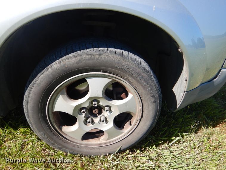 image for item GO9852 2004 Saturn Vue  SUV