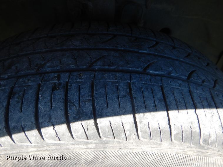 image for item GO9852 2004 Saturn Vue  SUV