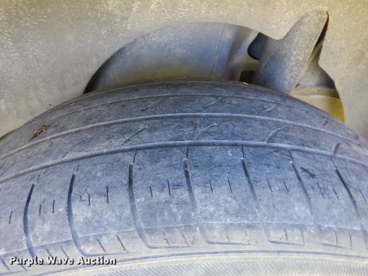 image for item GO9852 2004 Saturn Vue  SUV