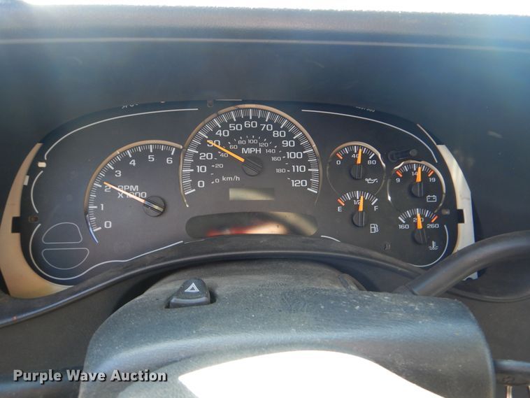 image for item GO9854 2004 Chevrolet Silverado 1500  Ext. Cab pickup truck