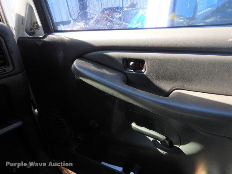 image for item GO9854 2004 Chevrolet Silverado 1500  Ext. Cab pickup truck