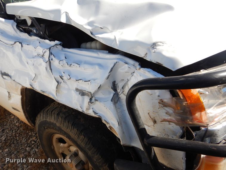 image for item GO9854 2004 Chevrolet Silverado 1500  Ext. Cab pickup truck