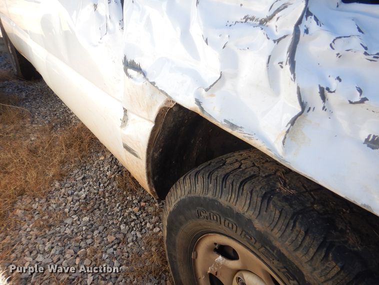 image for item GO9854 2004 Chevrolet Silverado 1500  Ext. Cab pickup truck