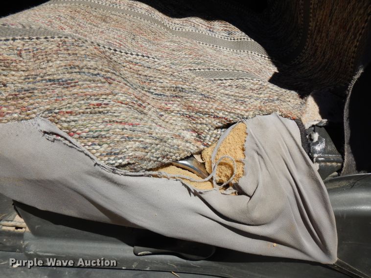 image for item GT9093 2005 Chevrolet Silverado 1500  flatbed pickup truck