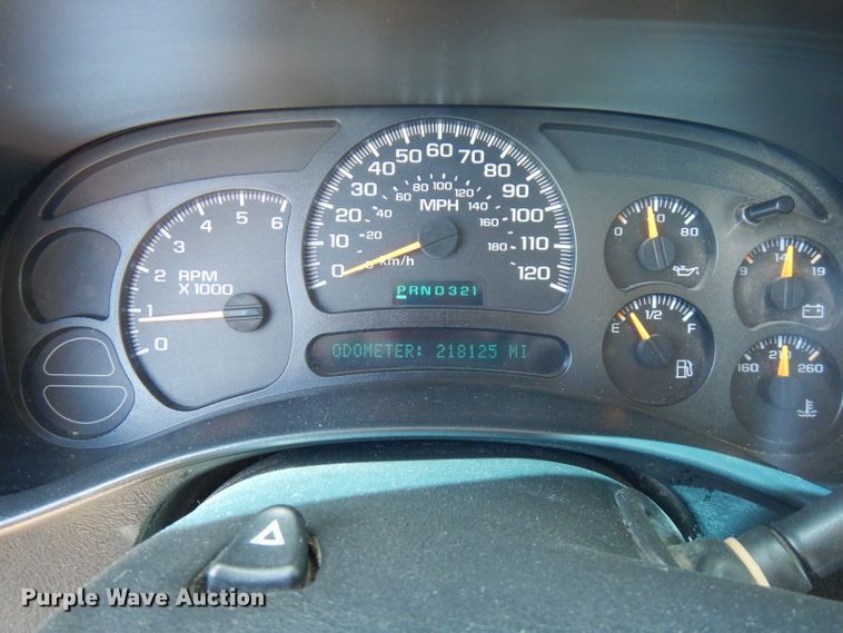 image for item GT9093 2005 Chevrolet Silverado 1500  flatbed pickup truck