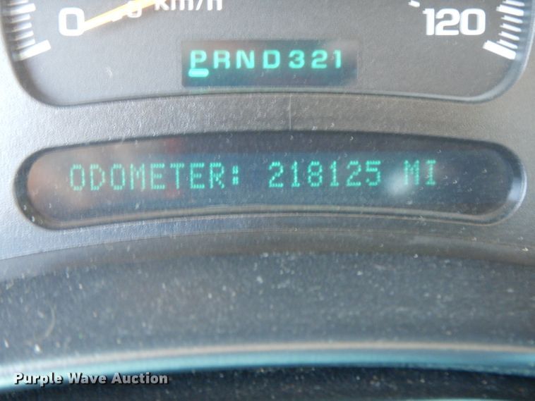 image for item GT9093 2005 Chevrolet Silverado 1500  flatbed pickup truck