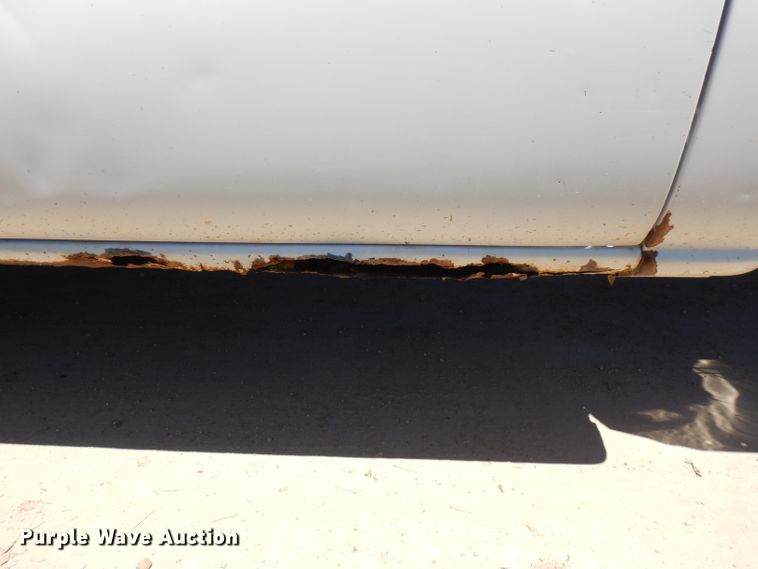 image for item GT9093 2005 Chevrolet Silverado 1500  flatbed pickup truck