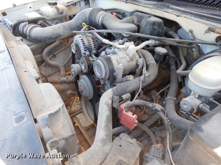 image for item GT9093 2005 Chevrolet Silverado 1500  flatbed pickup truck