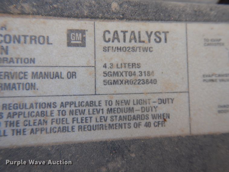 image for item GT9093 2005 Chevrolet Silverado 1500  flatbed pickup truck