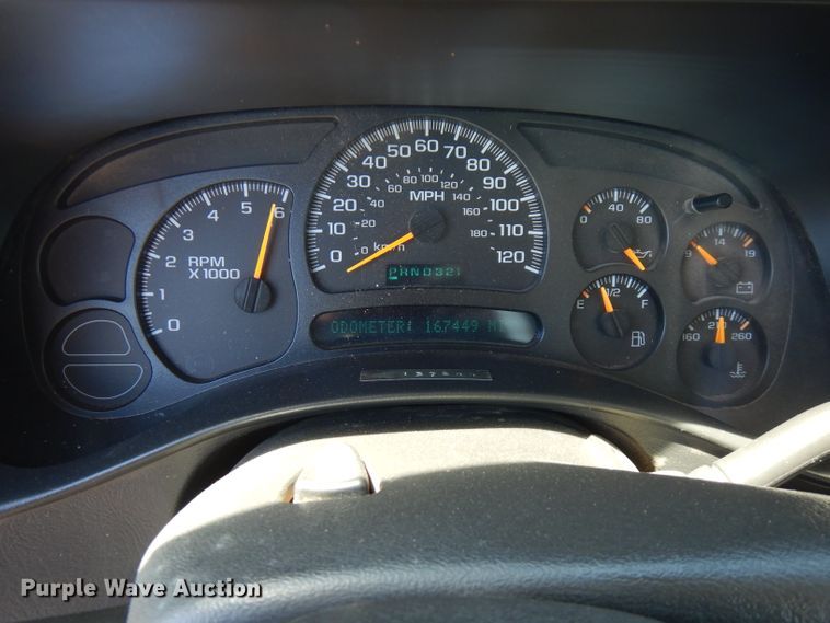 image for item GT9094 2005 Chevrolet Silverado 1500  flatbed pickup truck