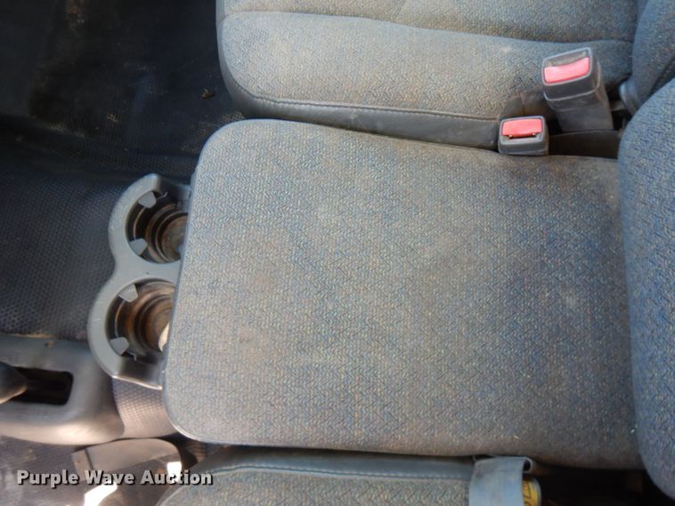 image for item GT9094 2005 Chevrolet Silverado 1500  flatbed pickup truck