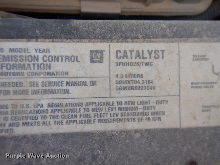 image for item GT9094 2005 Chevrolet Silverado 1500  flatbed pickup truck