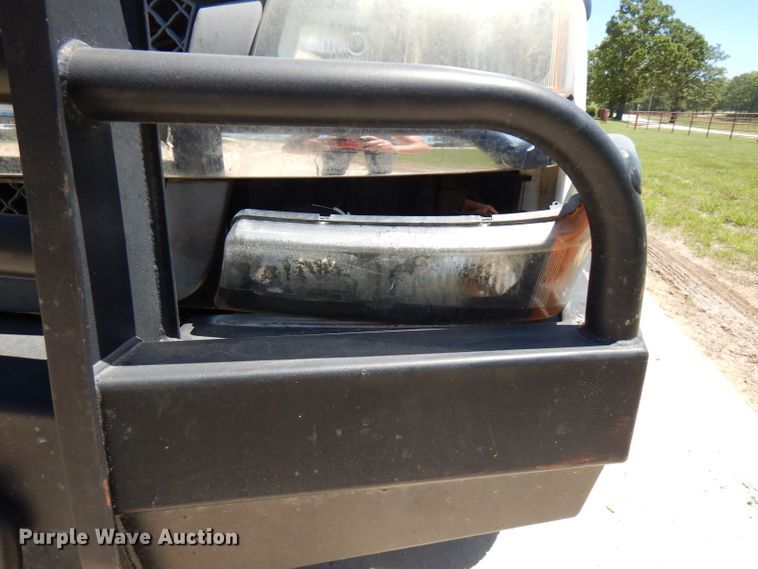 image for item GT9094 2005 Chevrolet Silverado 1500  flatbed pickup truck