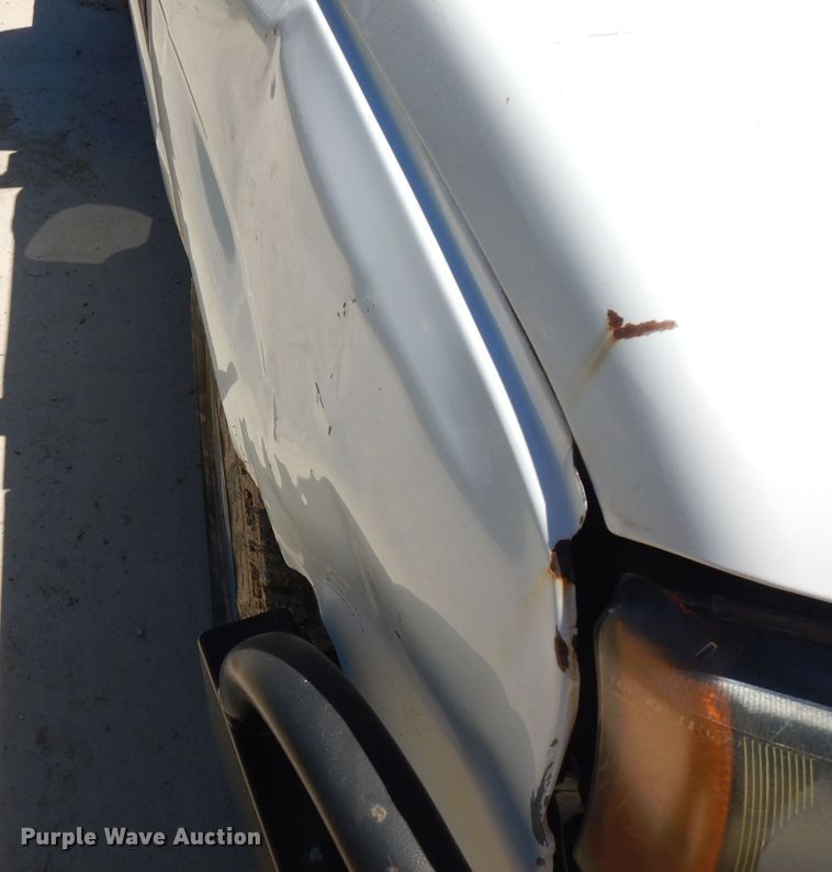 image for item GT9094 2005 Chevrolet Silverado 1500  flatbed pickup truck