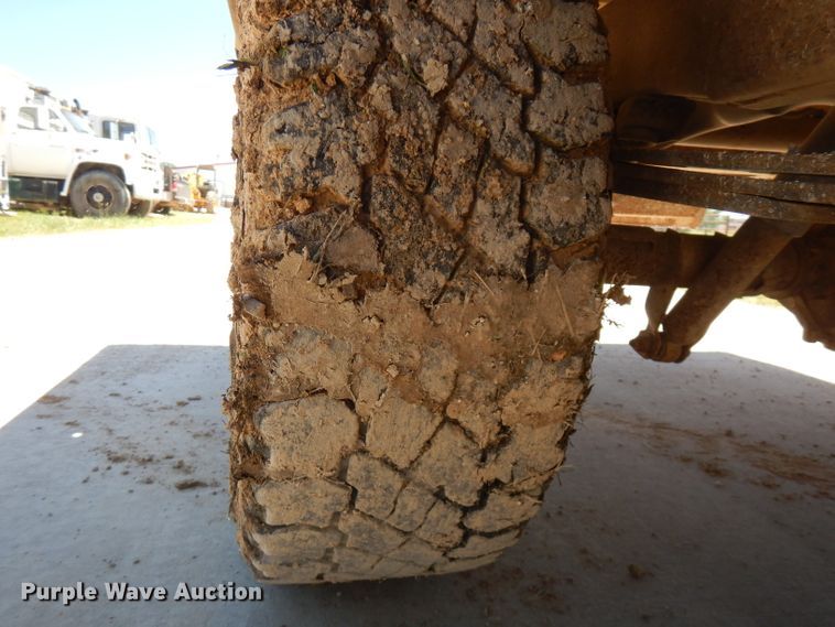 image for item GT9094 2005 Chevrolet Silverado 1500  flatbed pickup truck