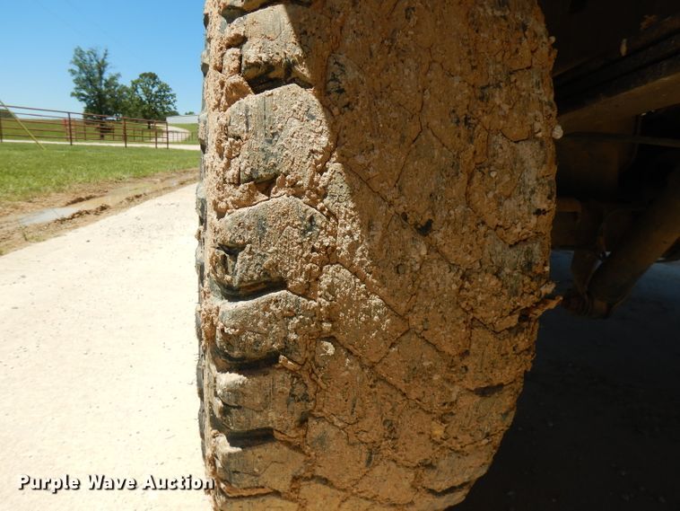 image for item GT9094 2005 Chevrolet Silverado 1500  flatbed pickup truck