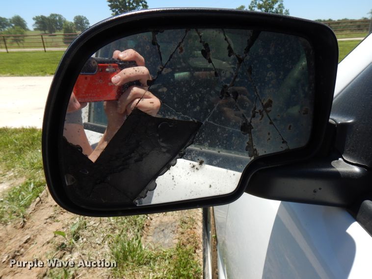 image for item GT9094 2005 Chevrolet Silverado 1500  flatbed pickup truck