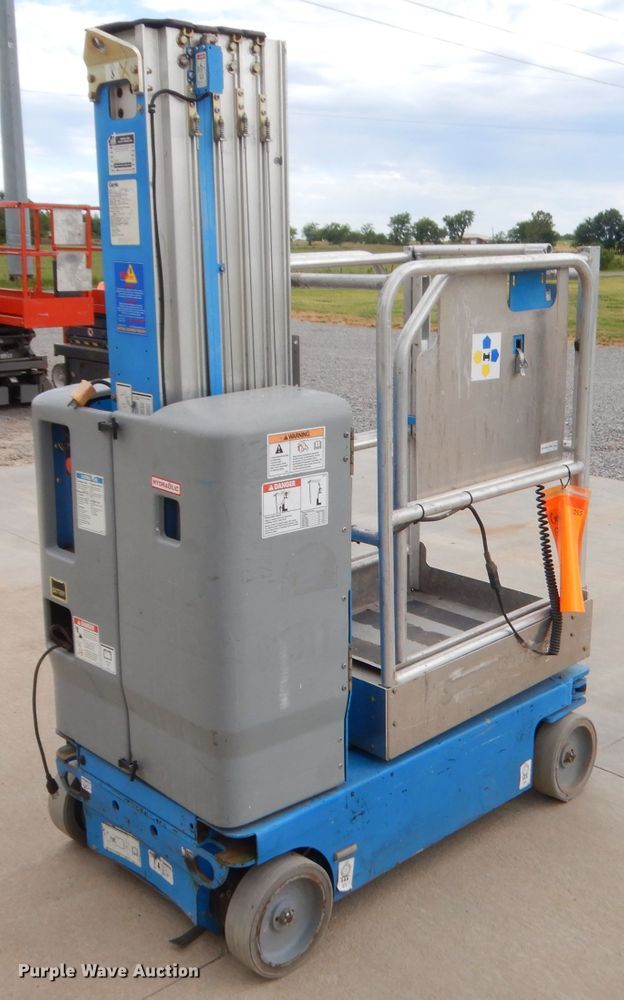 image for item GT9232 2012 Genie GR20  vertical lift