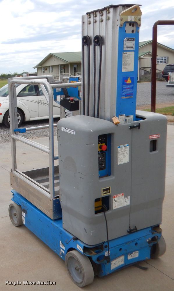 image for item GT9232 2012 Genie GR20  vertical lift