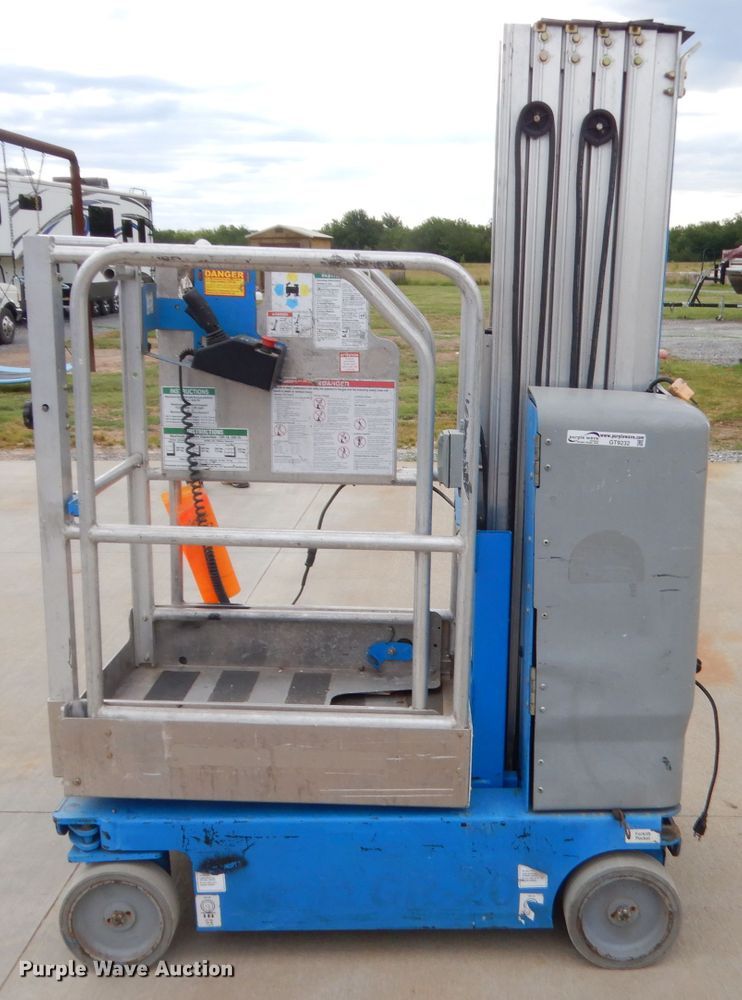 image for item GT9232 2012 Genie GR20  vertical lift