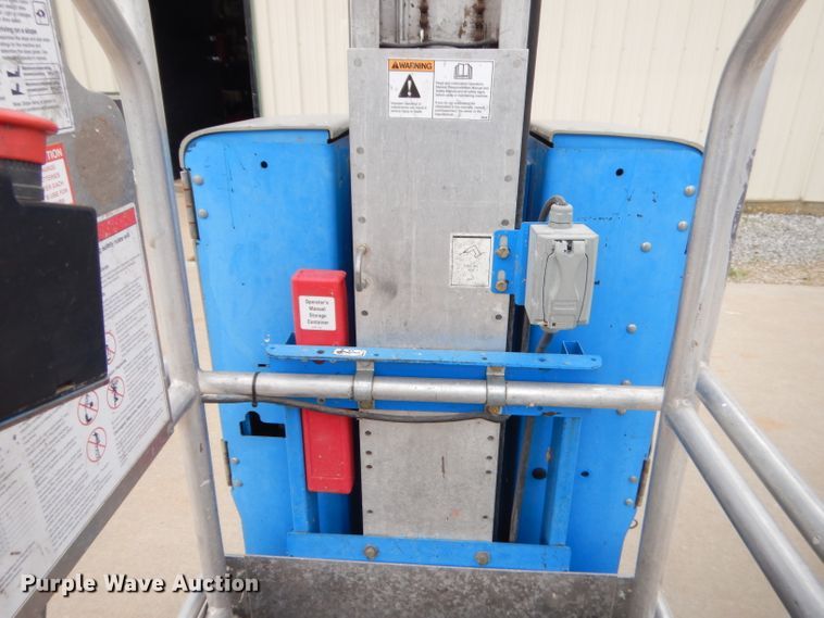 image for item GT9232 2012 Genie GR20  vertical lift