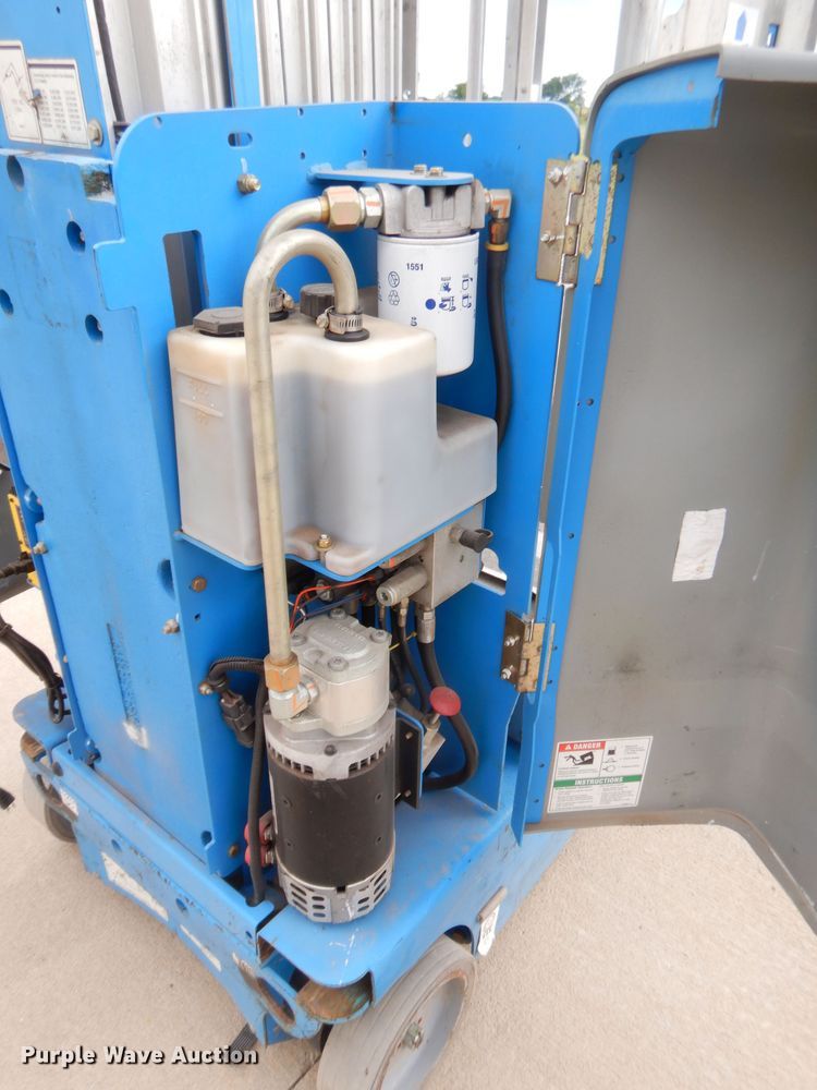 image for item GT9232 2012 Genie GR20  vertical lift