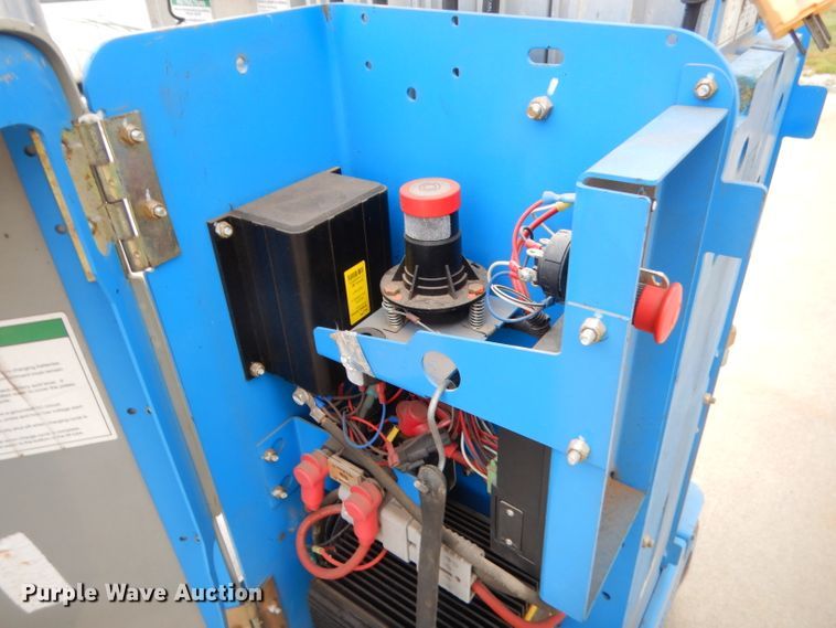 image for item GT9232 2012 Genie GR20  vertical lift