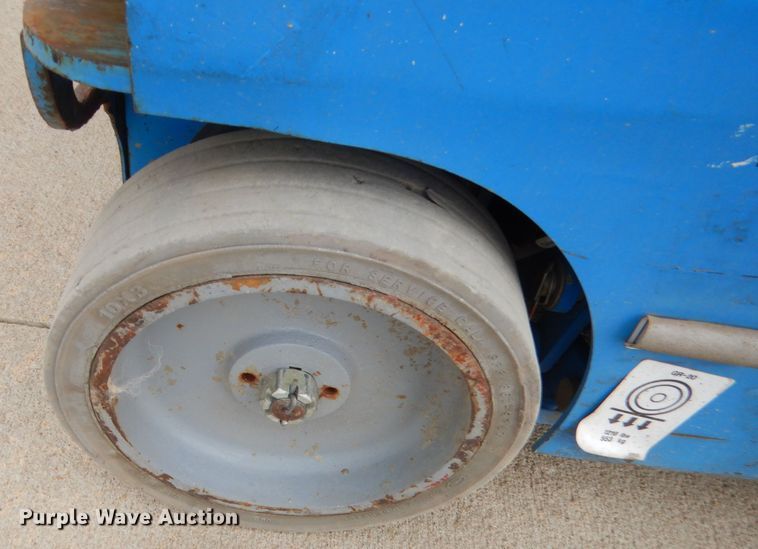 image for item GT9232 2012 Genie GR20  vertical lift