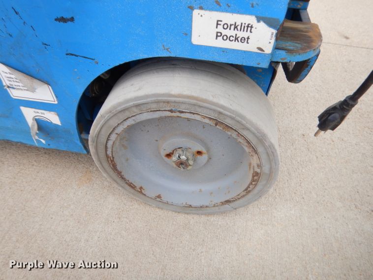 image for item GT9232 2012 Genie GR20  vertical lift