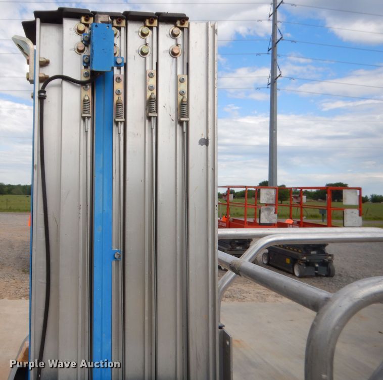 image for item GT9232 2012 Genie GR20  vertical lift