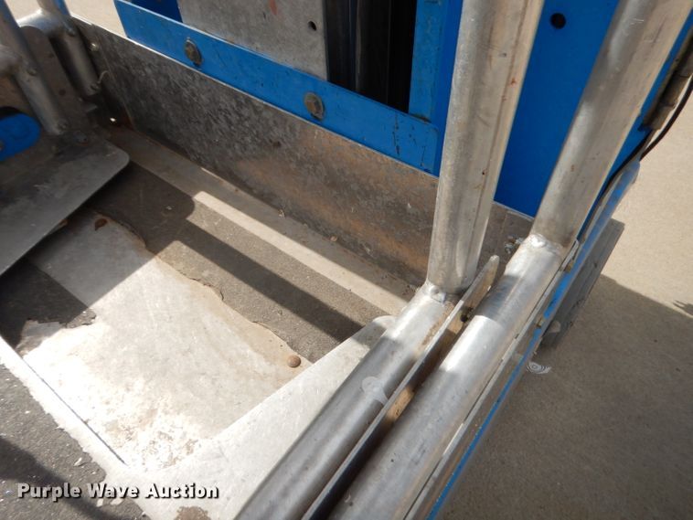 image for item GT9232 2012 Genie GR20  vertical lift