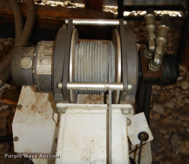 image for item GT9235 Stahl 3200LRX crane