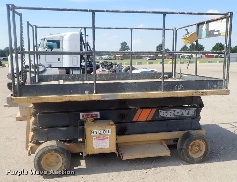 image for item GW9359 Grove SM3270E  scissor lift