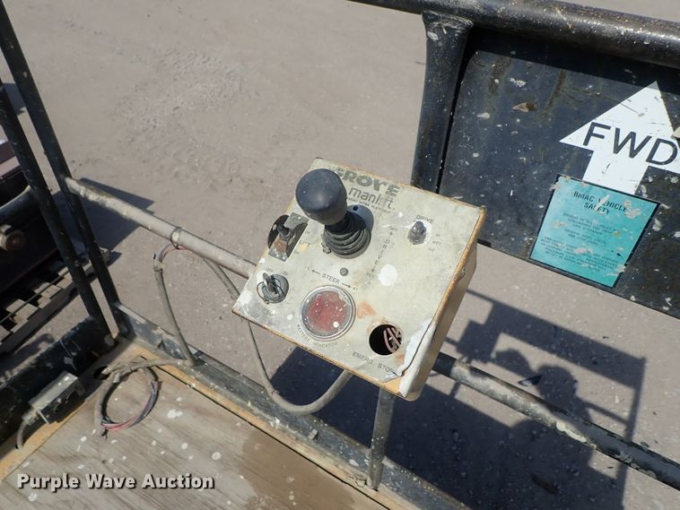 image for item GW9359 Grove SM3270E  scissor lift