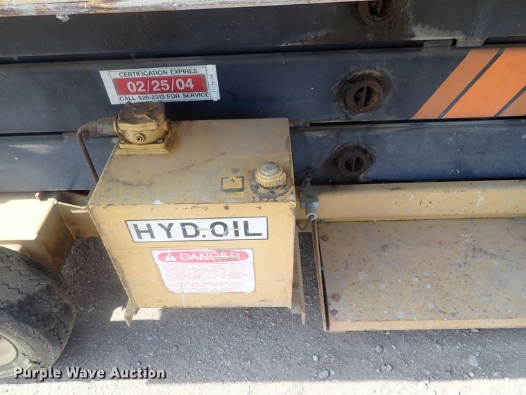 image for item GW9359 Grove SM3270E  scissor lift