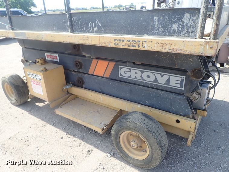image for item GW9359 Grove SM3270E  scissor lift