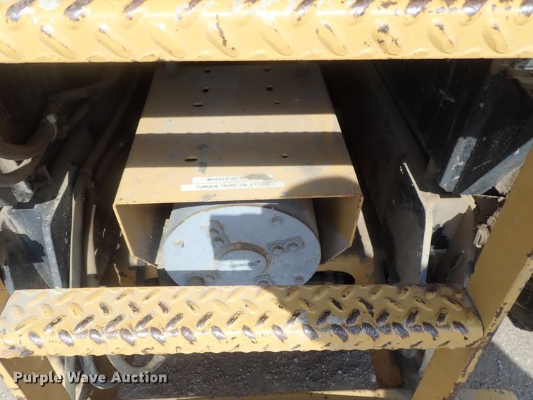 image for item GW9359 Grove SM3270E  scissor lift