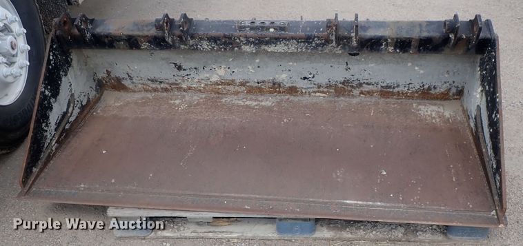 image for item GW9367 72"W skid steer bucket