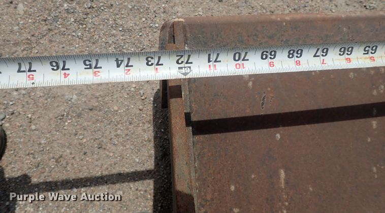 image for item GW9367 72"W skid steer bucket